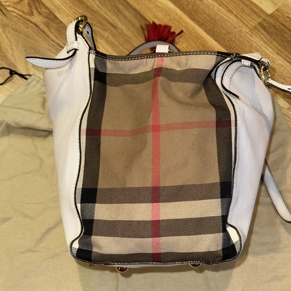 Burberry small Canterbury tote - Picture 2 of 8